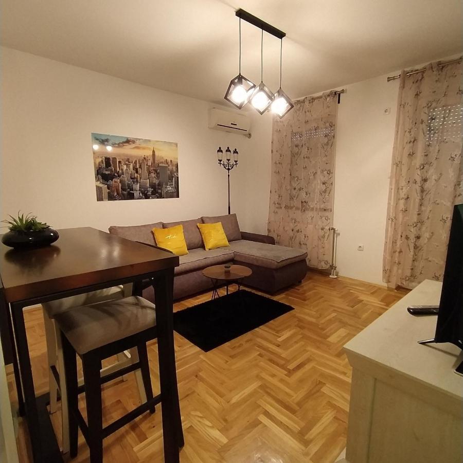 Daniris Apartman โนวีซาด ภายนอก รูปภาพ