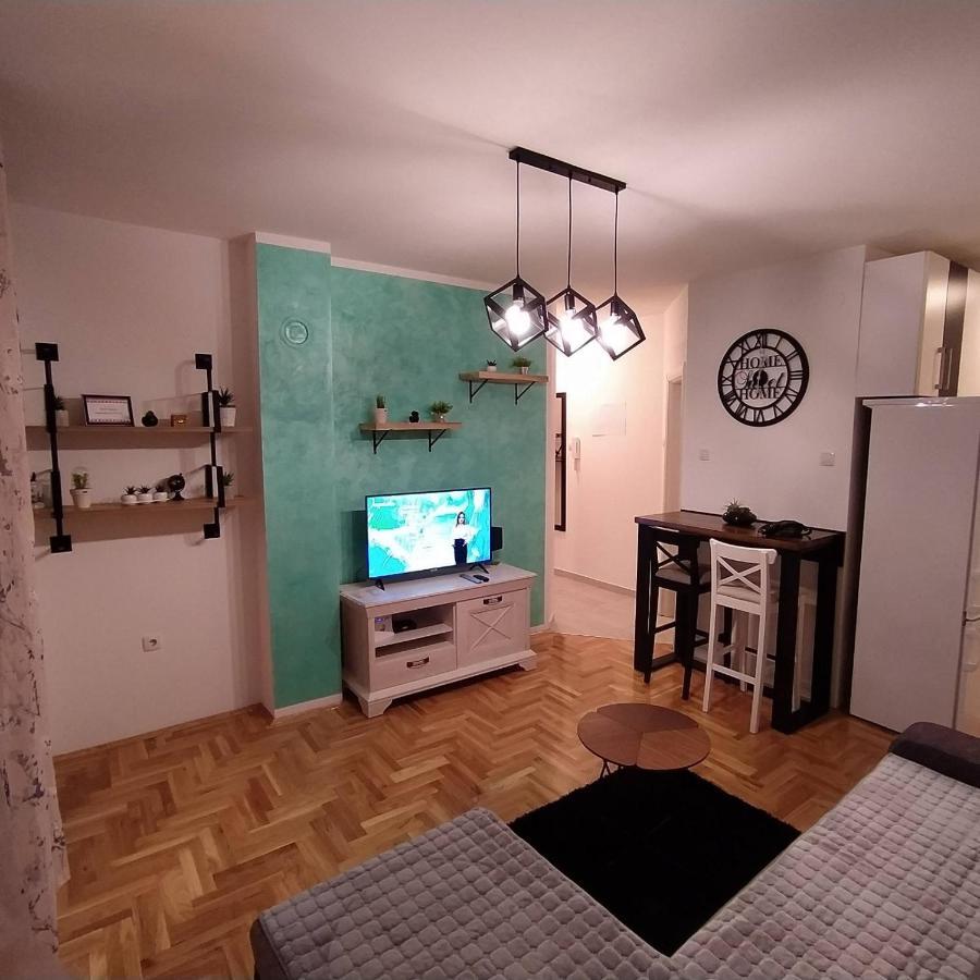 Daniris Apartman โนวีซาด ภายนอก รูปภาพ